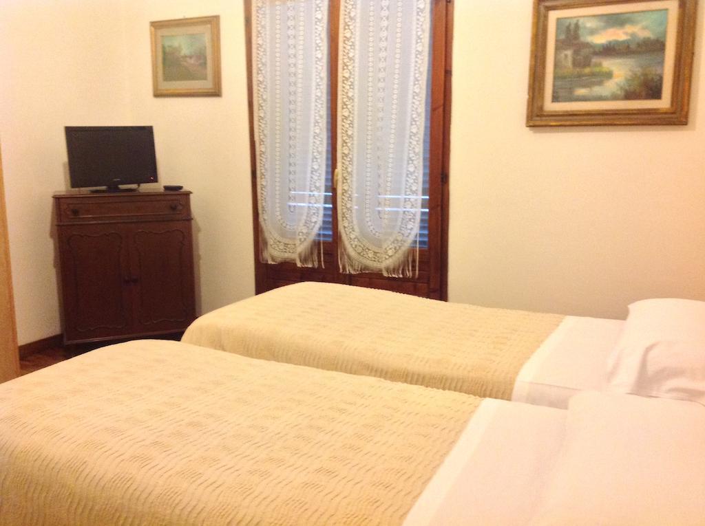 Riva Reno Guesthouse Bologne Chambre photo