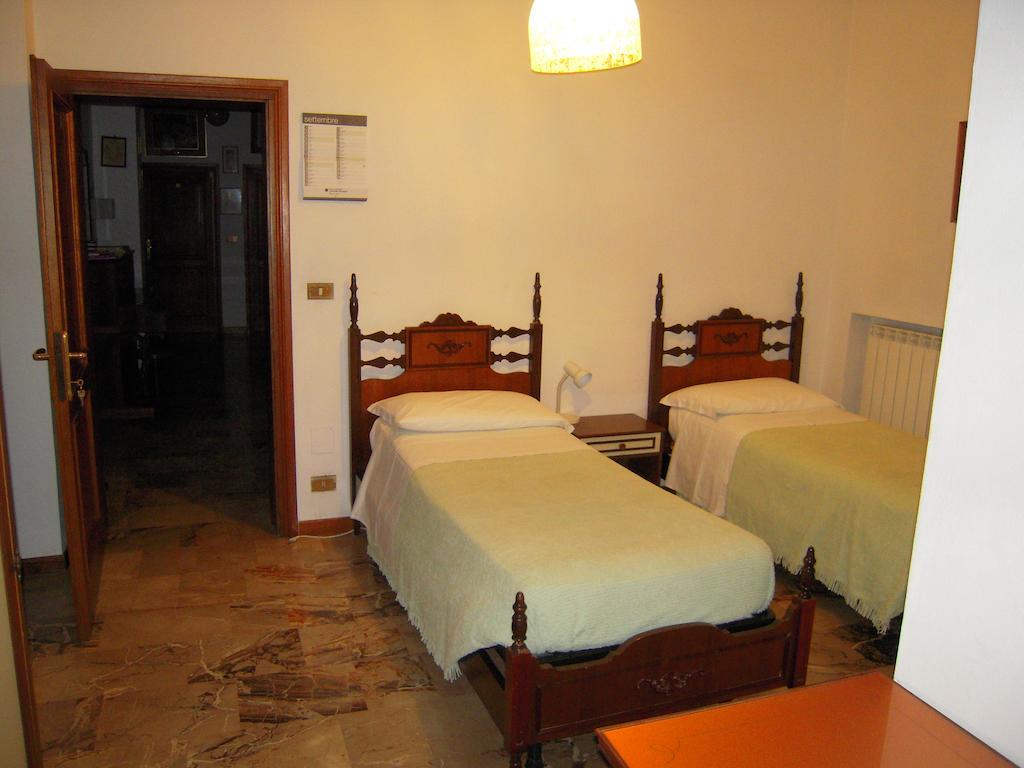 Riva Reno Guesthouse Bologne Chambre photo